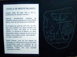 Placa de pizarra con la Estela de Monteblanco incisa realizada por José Antonio Carnerero