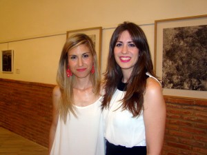 Ada Carapeto y Dori Fernández en la inauguración de la exposición