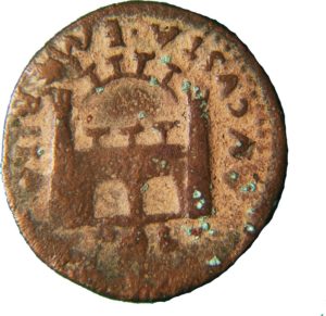 Moneda romana con el escudo de Emérita Augusta
